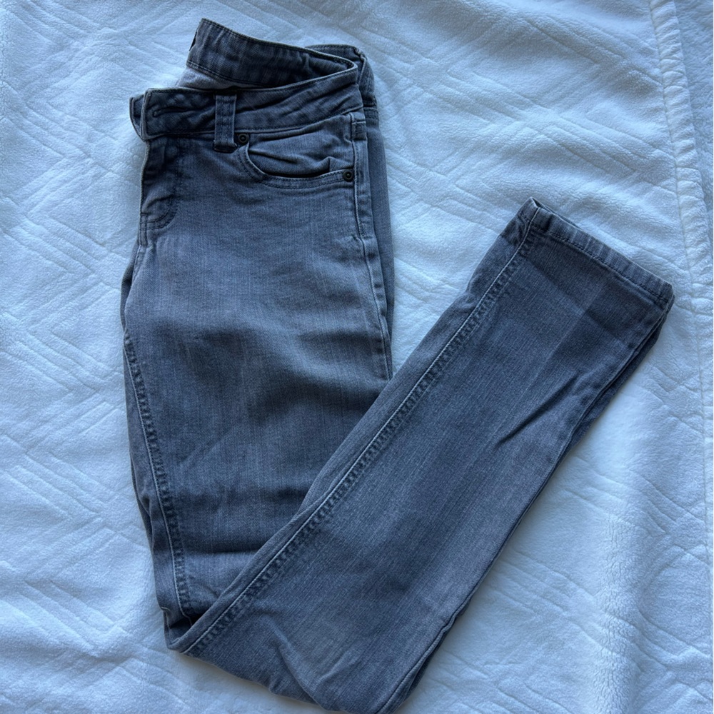 Low rise skinny jeans